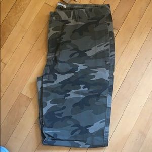 Alternative NWT size 36 camp men’s pants